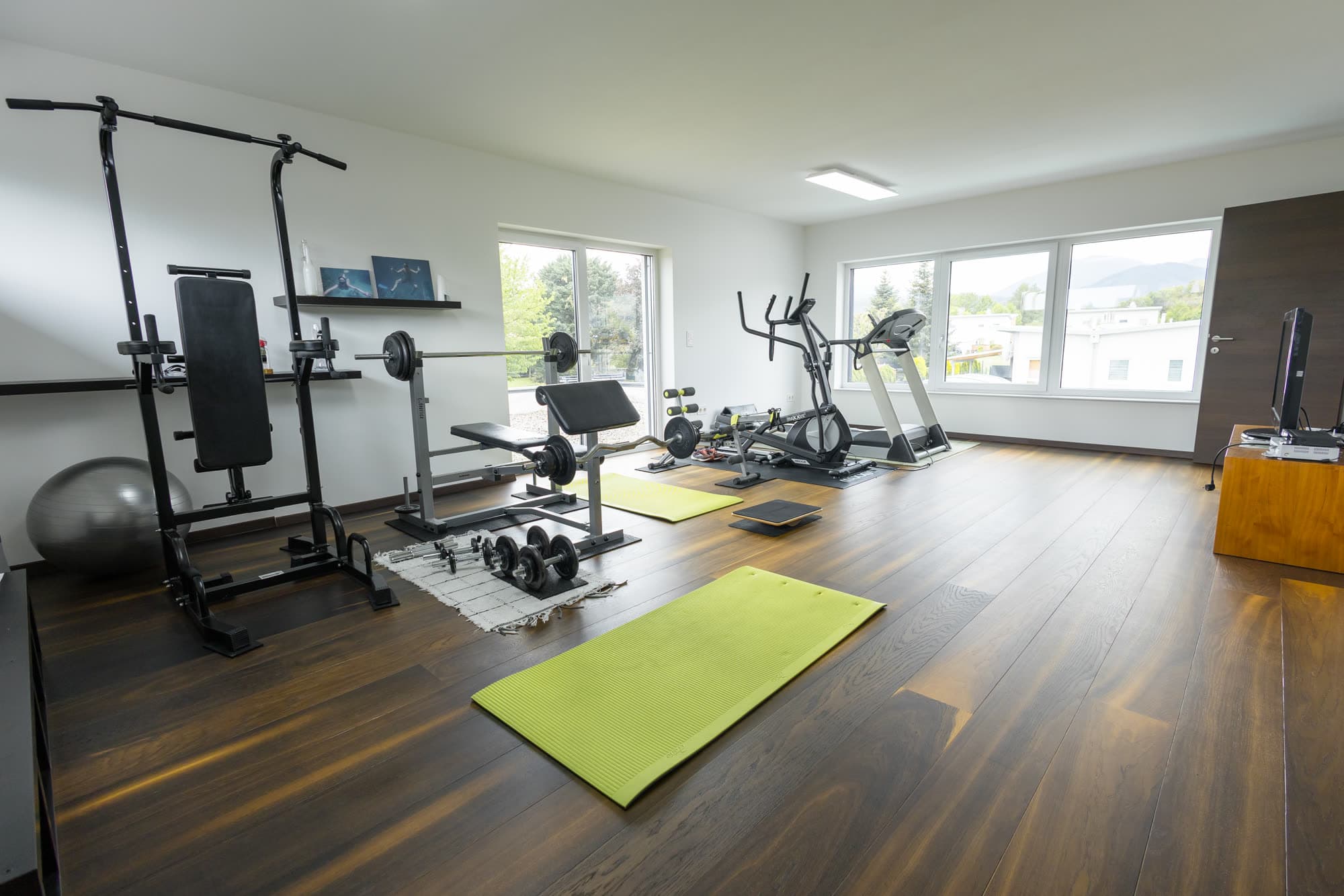 Fitnessraum — Westseitig. Nachmittagssonne inklusive.